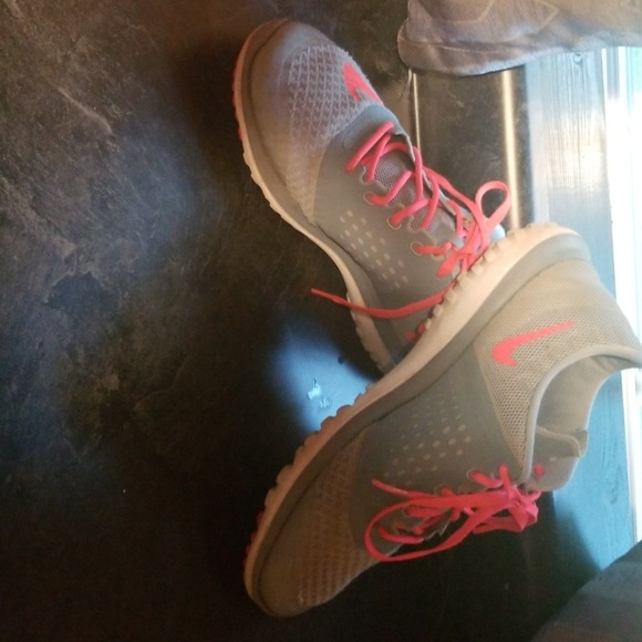 Nike shoe size 8 - Picture 2 of 3